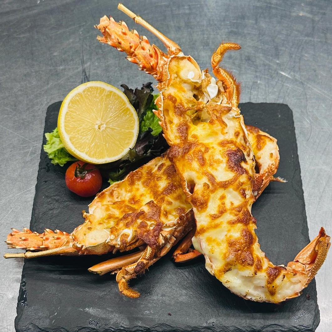 Baked Lobster With Cheese In France Style (700g)