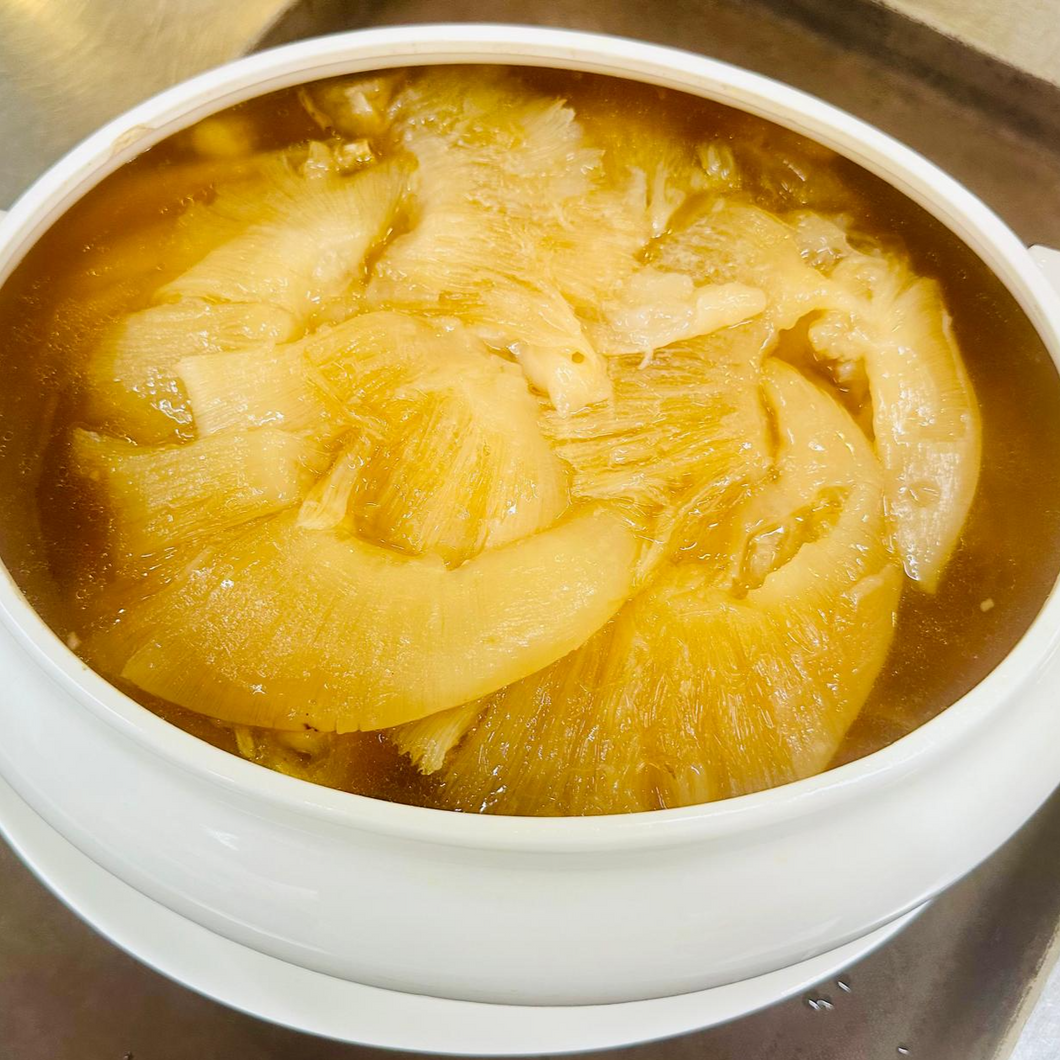 Double Boiled Superior Shark’s Fin  With Chicken 8-10persons (placed your order 2 days in advance)