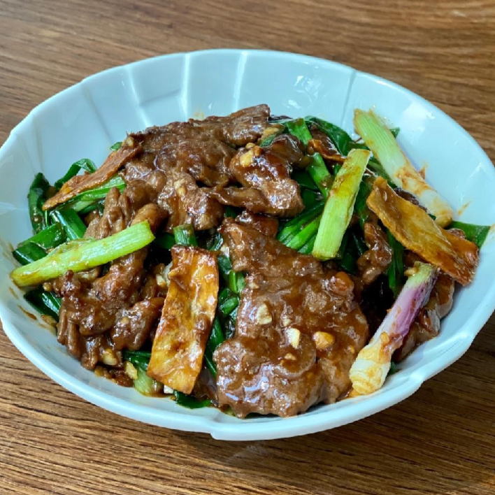 Stir-Fried Sliced Of Beef With Young Ginger And Spring Onion